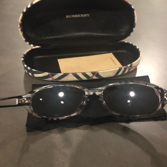 Burberry Black Women’s Sunglasses main image 6